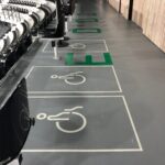 marquage au sol peintures lieu public, accessibilité, PMR