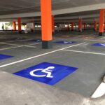 marquage au sol parking places PMR